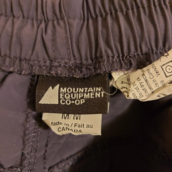 MEC outdoor pants with toggle tie - Picture 5 of 5